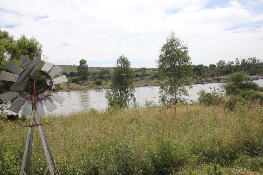 3 Bedroom Property for Sale in Lake Deneysville Free State